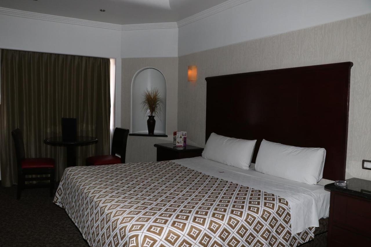 Motel Marina Marbella Tijuana Bagian luar foto