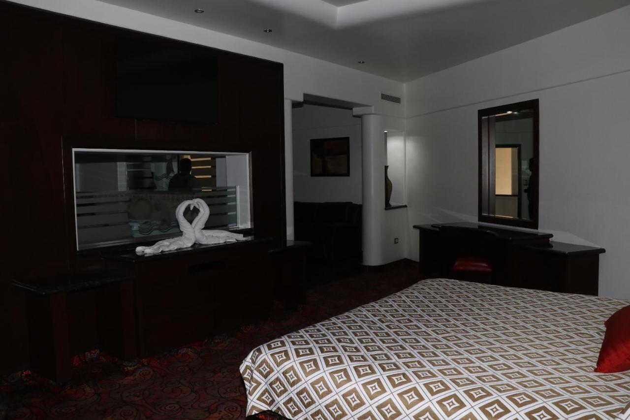 Motel Marina Marbella Tijuana Bagian luar foto